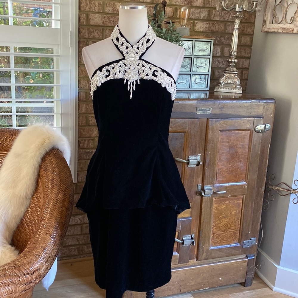JESSICA MCCLINTOCK VINTAGE BLACK VELVET BEADED EMBELLISHED DRESS MADE IN USA